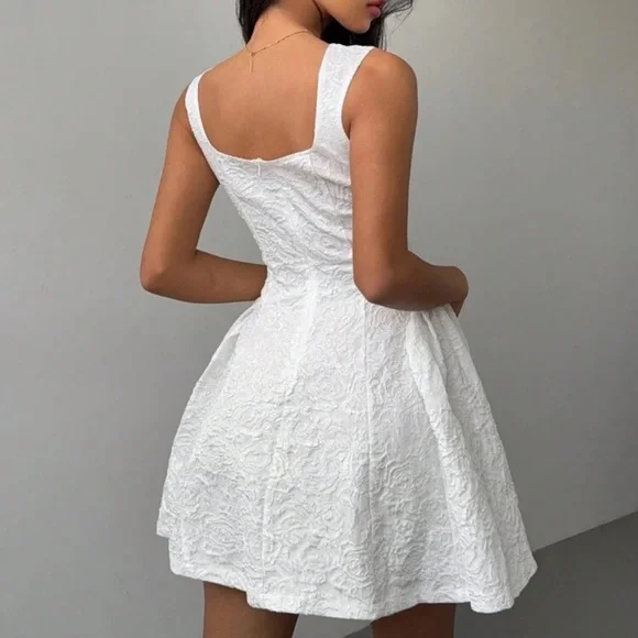 Aloruh Women's Sleeveless Solid Color White Summer Midi Dress, Simple & Casual - Picture 3 of 4